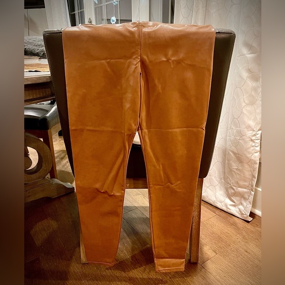 Aritzia Wilfred Free Daria ankle length vegan leather pants size small. Rich tan - Picture 2 of 8